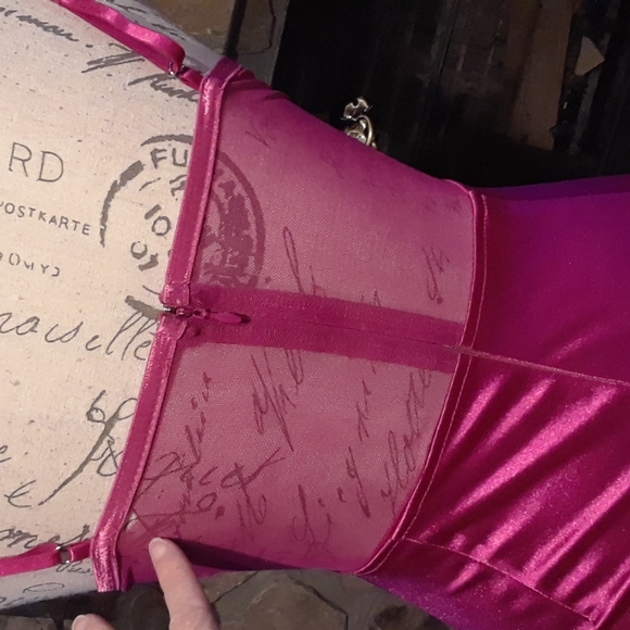 Lacy fushia body shaper or slip - Picture 4 of 5